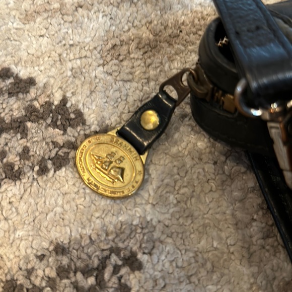 Brahmin vintage medium sized with short handle (C2) - Picture 3 of 5